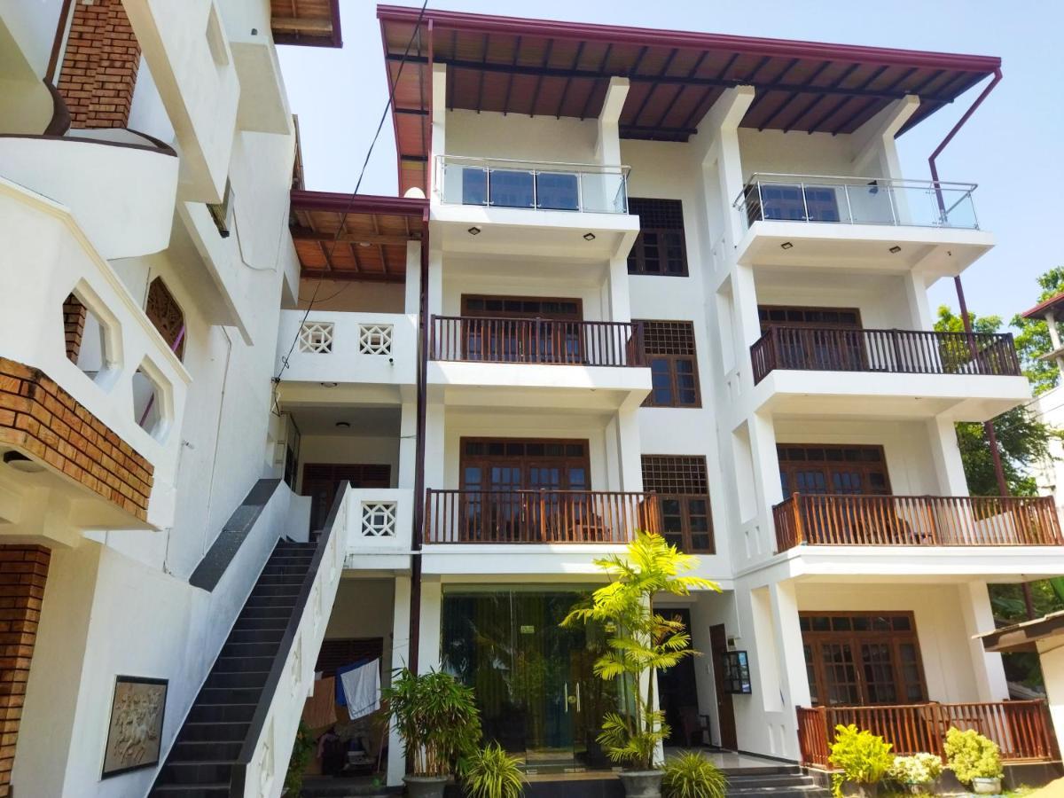 Shanika Beach Inn Tangalle Exterior photo