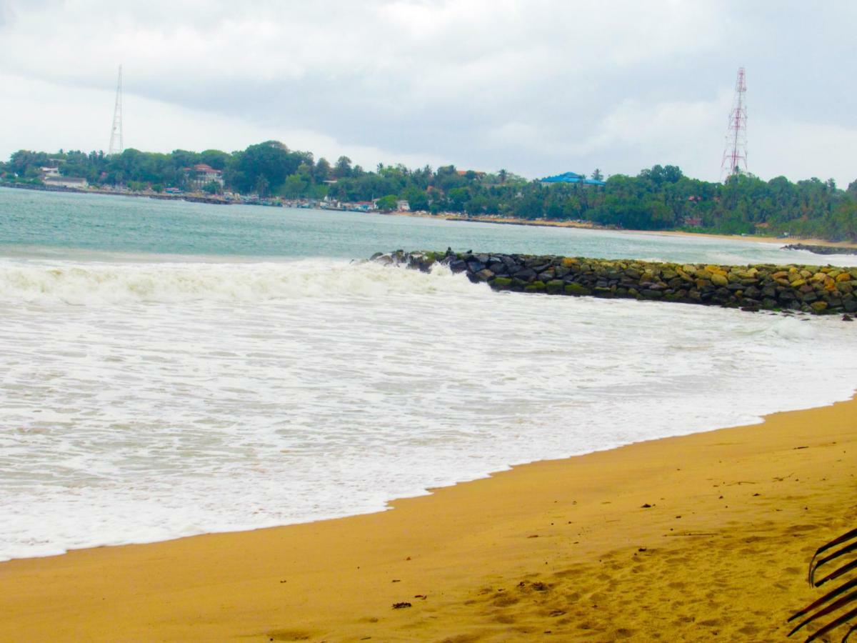 Shanika Beach Inn Tangalle Exterior photo