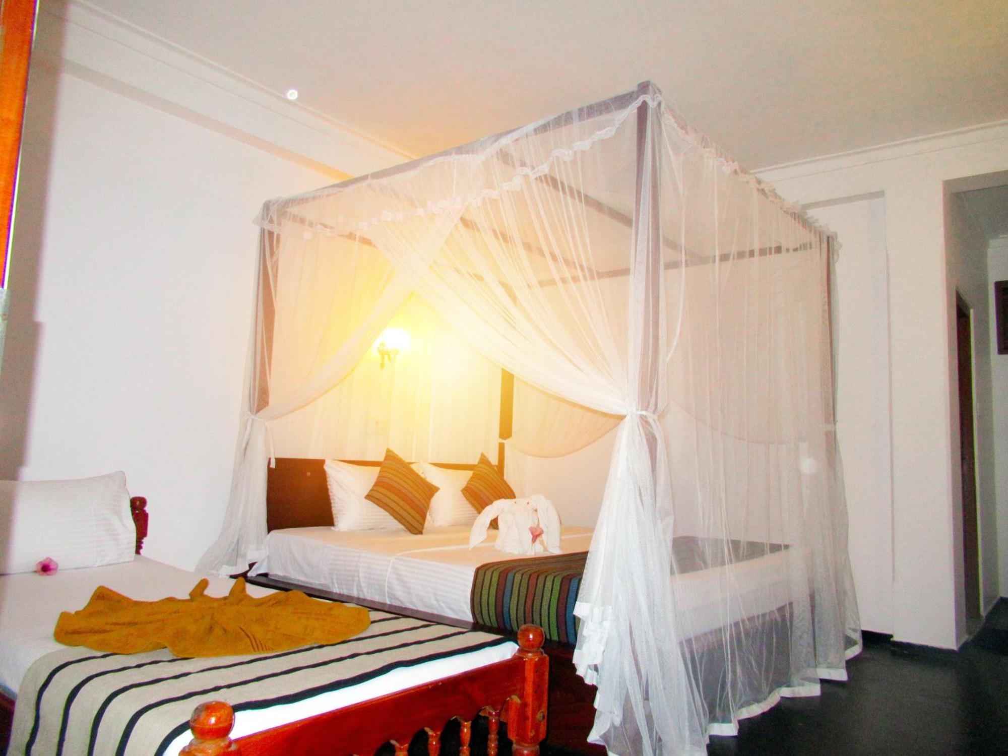 Shanika Beach Inn Tangalle Exterior photo